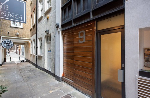 Bridge Apartment | Compact Studio Apt in the City cls to Monument & Lon. Brdg by Blueground