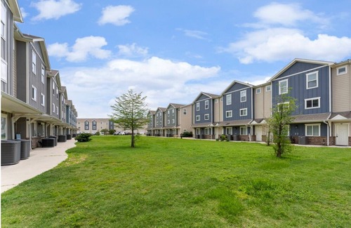 Spring Condo | Compfy 3-Bedroom Condo Near Houston & The Woodlands. 1 Month Minimum Stay