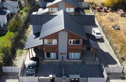 Dina Huapi Cottage | COMPLEJO RAICES PATAGONICAS DUPLEX CALLE LOS PRUNUS