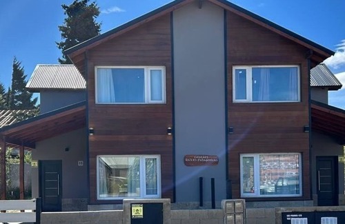 Dina Huapi Cottage | COMPLEJO RAICES PATAGONICAS DUPLEX CALLE LOS PRUNUS