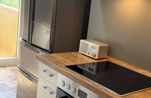 Gaarden-Sud - Kronsburg Apartment | Complete: 2-room apartment centrally located in an old building