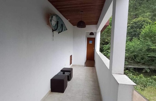 Caraguatatuba Ski Chalet | Complete Chalet with private kitchen in Gated Community for Couples💙 1st floor
