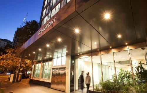 Southbank Apartment | Complete Host Southpoint Apartments
