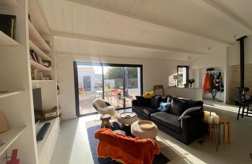 Saint-Pierre-d'Oleron House | Completely renovated old winery in a typical island village