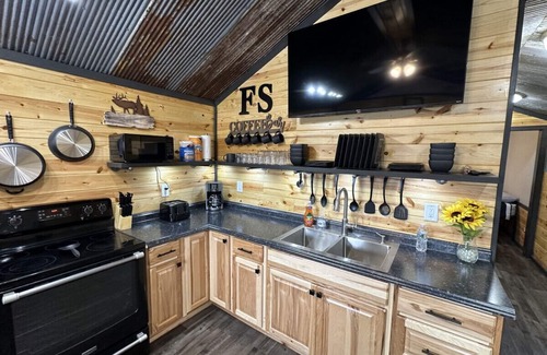 Annapolis Cabin | Completely Renovated in May 2023