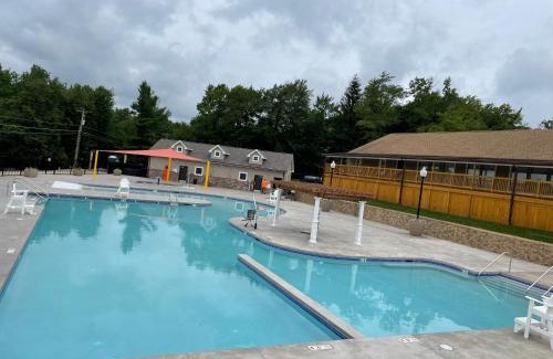 Tobyhanna House | Comtemporary, Confortable, Well Appointed Home.