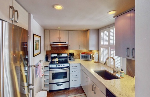 Downtown Cottage | CONCH COTTAGE: Old Town - Hot Tub - 1 Block from Duval - 1BD/1BA RealKeyWest