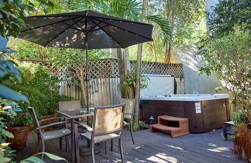 Downtown Cottage | CONCH COTTAGE: Old Town - Hot Tub - 1 Block from Duval - 1BD/1BA RealKeyWest