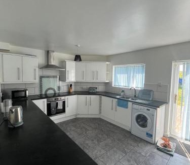South Hornchurch House | Concord House, 3 bedroom house, 2 baths in Rainham,