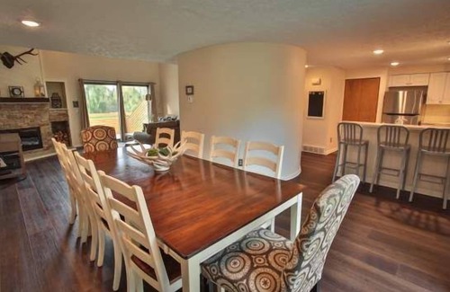 Harbor Springs Condo | Condo #4 - 3 Bedroom, 2.5 Baths Trout Creek - Sleeps 9