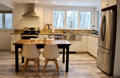 Central Vermont- Killington Apartment | Condo 7 Slopeside With Private Sauna and Hot Tub