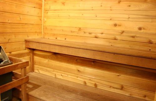 Central Vermont- Killington Apartment | Condo 7 Slopeside With Private Sauna and Hot Tub