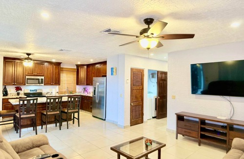 Roatan Villa | Condo A1 @ Tropical Breeze, Parrot Tree Road