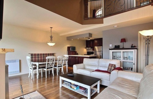 Bromont Apartment | Condo for rent in Bromont on the slopes!