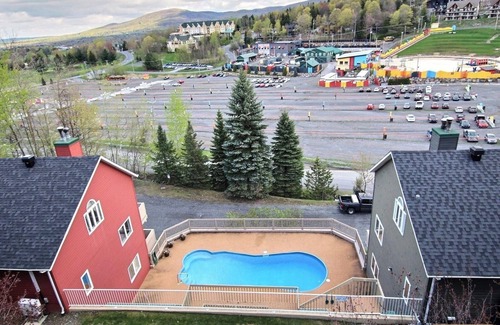 Bromont Apartment | Condo for rent in Bromont on the slopes!