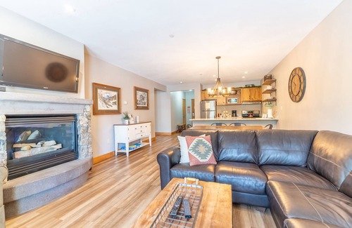 River Run Condo | Condo in River Run Village, Closest to Gondola, 2 Balconies w/Village Views
