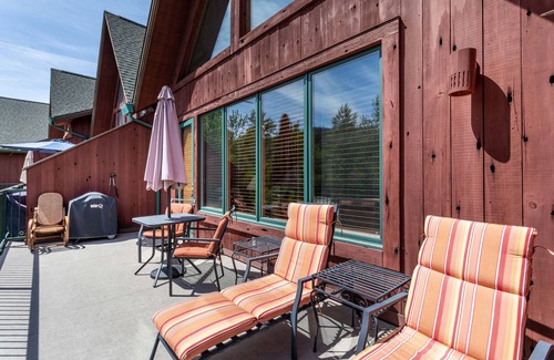 Bigfork Condo | Condo on Swan River in Downtown Bigfork, 45 minutes to Glacier Park - Qwk-wa-tah