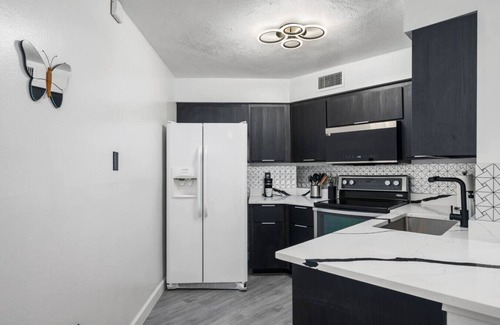 Ventura House | Condo w/Pool + Gym + Golf + Jacuzzi + Game Areas!