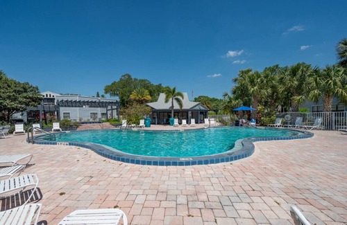 Ventura House | Condo w/Pool + Gym + Golf + Jacuzzi + Game Areas!