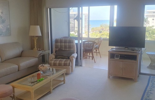 Moorings Apartment | Condo with fabulous sea views in Naples, Florida
