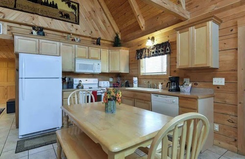 Branson Cedars Apartment | Condo with kitchen, near Table Rock Lake