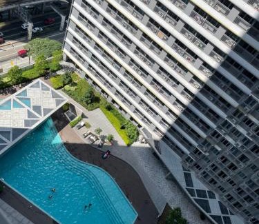 Highway Hills Apartment | Condominium Fame Residence