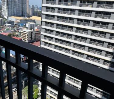 Highway Hills Apartment | Condominium Fame Residence
