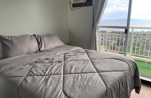 Davao Apartment | Condominium in the heart of Davao with 2 Bedroom 2 Balcony with Sea, Mountain & City View at Verdon Parc