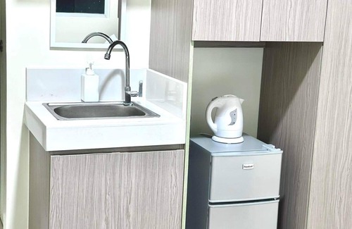 Highway Hills Apartment | Condotel Suites in Mandaluyong with AC, WiFi and Netflix