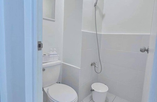 Highway Hills Apartment | Condotel Suites in Mandaluyong with AC, WiFi and Netflix