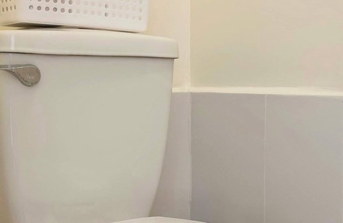 Highway Hills Apartment | Condotel Suites in Mandaluyong with AC, WiFi and Netflix