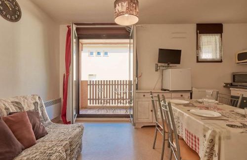 Barbotan-les-Thermes Apartment | Confortable T2 avec balcon, parking et Wi-Fi à Barbotan - FR-1-841-10