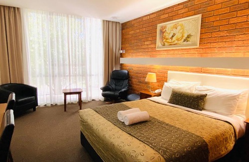 Traralgon Hotel | Connells Motel & Serviced Apartments