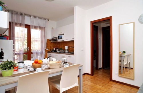 Lignano Sabbiadoro Apartment | Contemporary apartment by the lagoon
