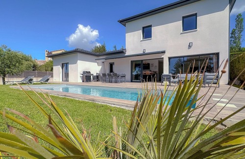 Sauzet House | Contemporary 170 m2 air-conditioned villa with swimming pool in the heart of the Drôme.