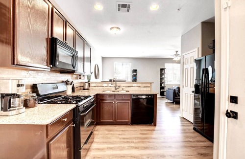Las Vegas House | Contemporary 3BR House Near DT Summerlin – 3 Miles