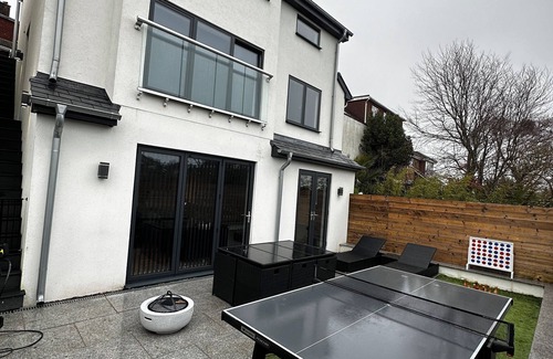 Brighton House | Contemporary 4 bedroom home in the heart Brighton.