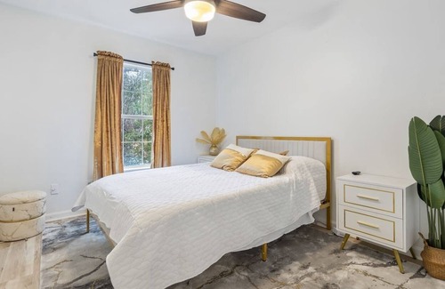 Griffin Heights House | Contemporary and Lux Townhome - 5 mins to FSU