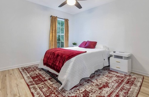 Griffin Heights House | Contemporary and Lux Townhome - 5 mins to FSU