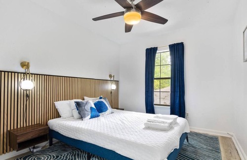 Griffin Heights House | Contemporary and Lux Townhome - 5 mins to FSU