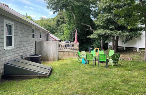 West Hyannisport House | Contemporary Beach Cottage. Sleeps 8. Central AC/Heat. Beach pass included.