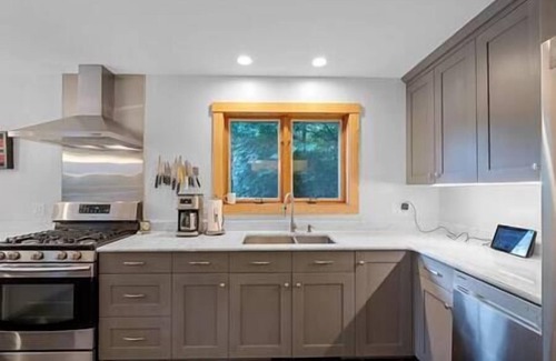 Stowe Area Ski Chalet | Contemporary Chalet - Open floor plan - Location!