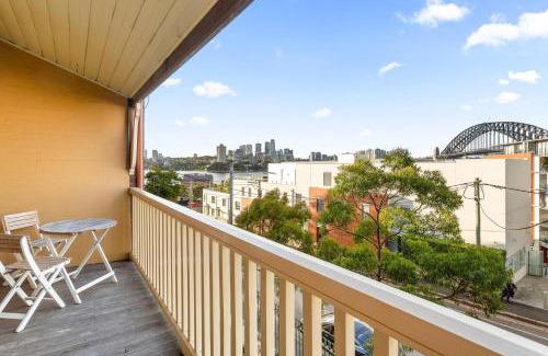 Millers Point Apartment | Contemporary Charm with Spectacular Harbour Views