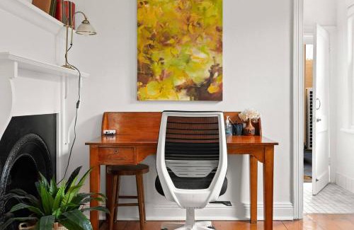 Millers Point Apartment | Contemporary Charm with Spectacular Harbour Views