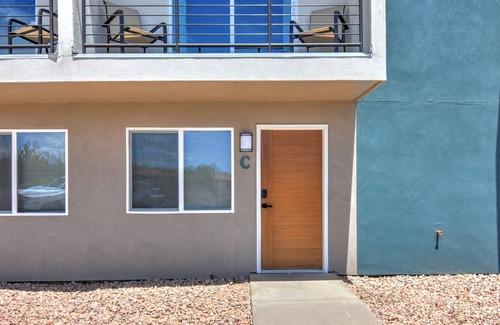 Grand Junction House | Contemporary, Clean 2 BR Townhome w/Private Patio 🐶 Friendly, Fast WiFI👨‍💻