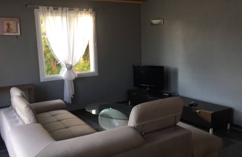Le Sauze-du-Lac Apartment | Contemporary cottage between Ubaye and Durance overlooking the lake of Serre Ponçon 2