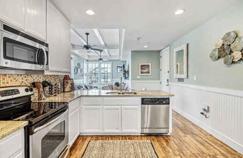 Cinnamon Shore Condo | Contemporary Condo in the Heart of Cinnamon Shore+Great Amenities Nearby!