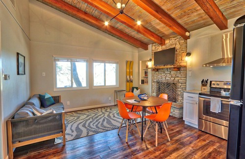 Canyon Lake Cottage | Contemporary Cottage for 6 guests! Great Family Getaway!
