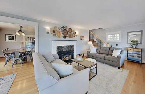 Southeast Magnolia House | Contemporary Craftsman: Skyline Views, A/C, Epic Outdoor Entertaining Space