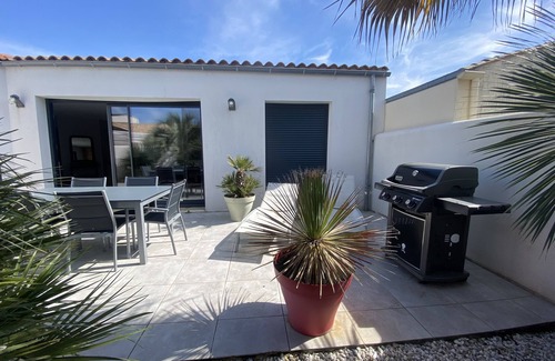 Puilboreau House | Contemporary haven of peace 4 kms from the Vieux Port